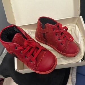 Dolce & Gabbana child size 23 boot with fur inside, suede outside, zipper & lace